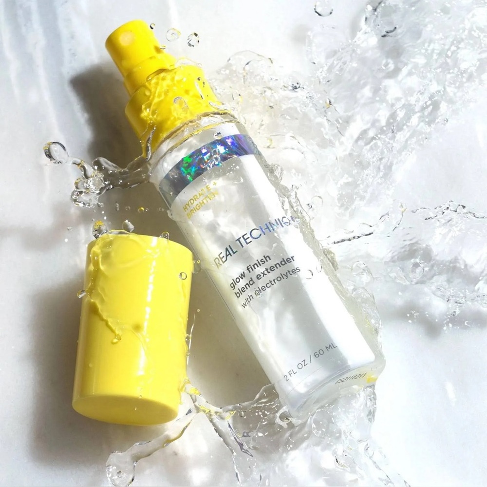 ✨BNWT - Real Techniques Makeup Setting Mist Spray for Face - 2 fl oz✨